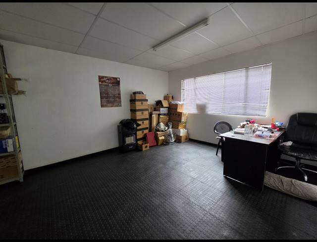 440M² WAREHOUSE TO LET IN WADEVILLE